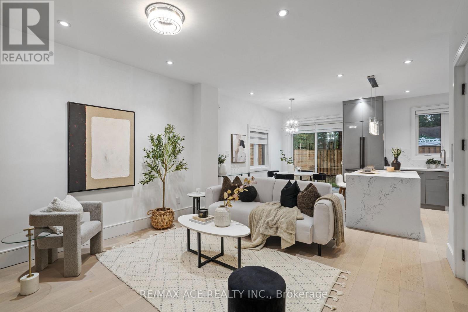 10a Benson Avenue, Mississauga, Ontario  L5H 2P2 - Photo 14 - W12848884