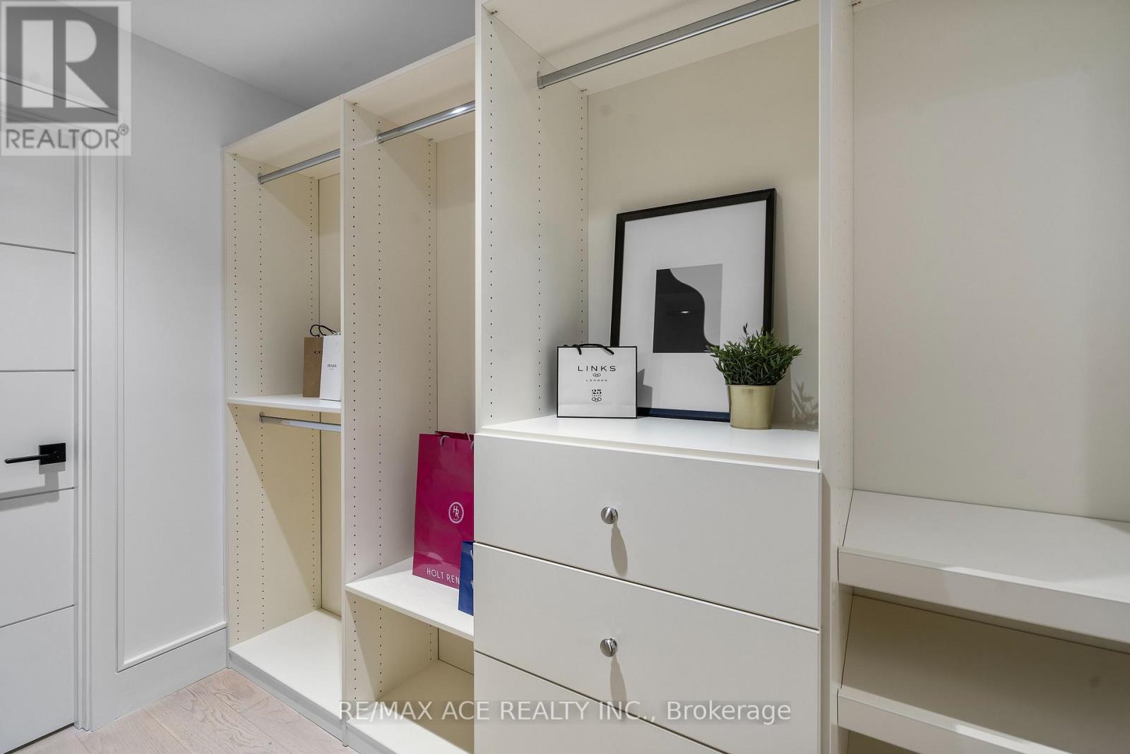 10a Benson Avenue, Mississauga, Ontario  L5H 2P2 - Photo 25 - W12848884