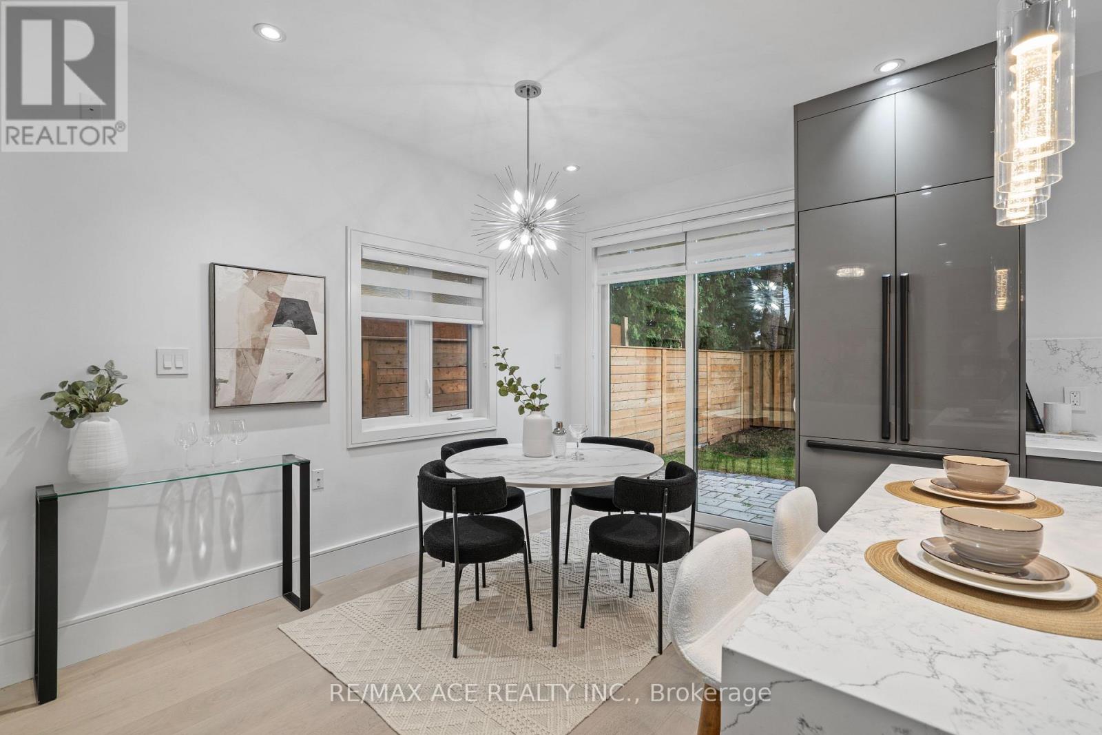 10a Benson Avenue, Mississauga, Ontario  L5H 2P2 - Photo 7 - W12848884