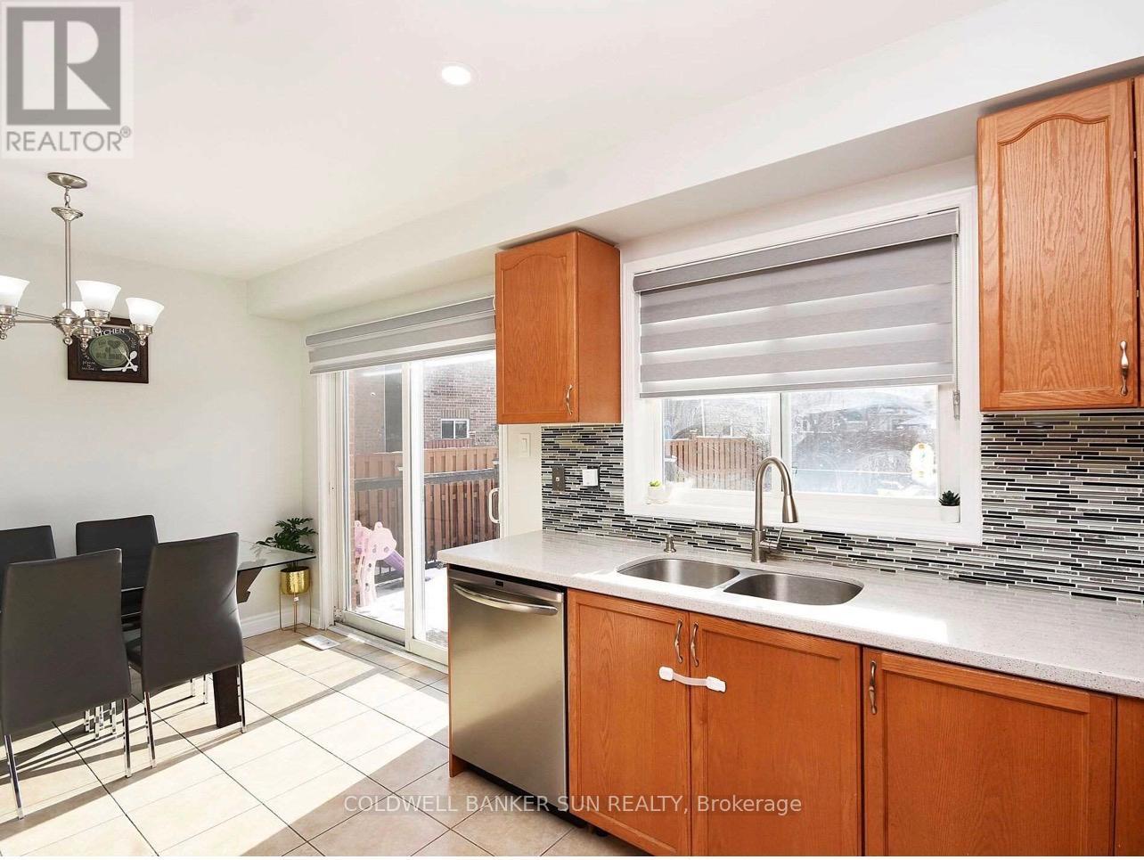 94 Crown Victoria Drive, Brampton, Ontario  L7A 3X6 - Photo 5 - W12848904