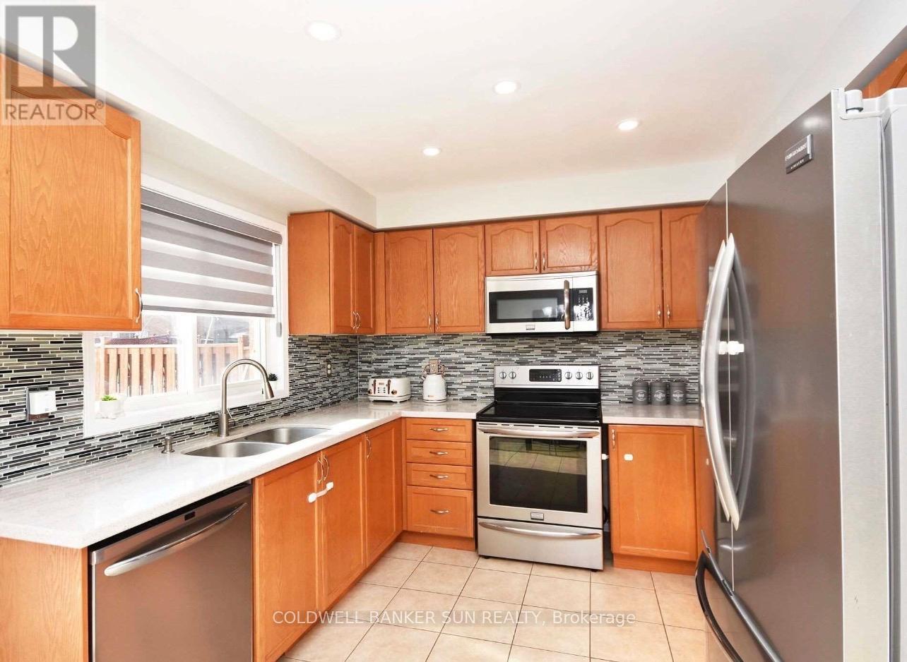 94 Crown Victoria Drive, Brampton, Ontario  L7A 3X6 - Photo 6 - W12848904