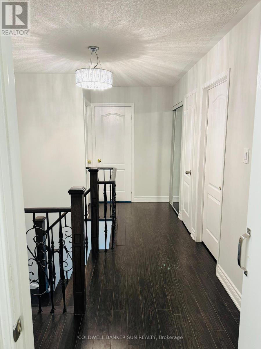 94 Crown Victoria Drive, Brampton, Ontario  L7A 3X6 - Photo 9 - W12848904