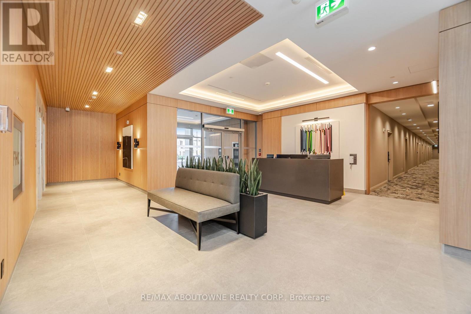 228 - 3250 Carding Mill Trail, Oakville, Ontario  L6M 5T3 - Photo 3 - W12848928