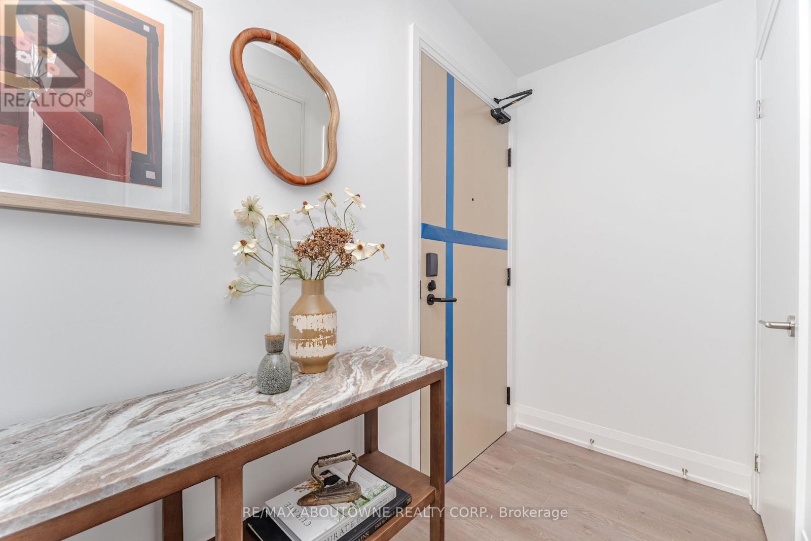 228 - 3250 Carding Mill Trail, Oakville, Ontario  L6M 5T3 - Photo 6 - W12848928