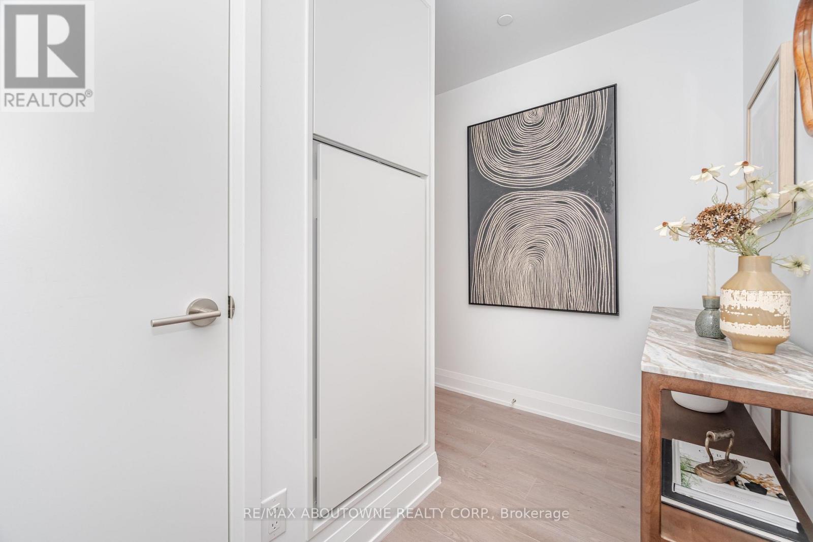 228 - 3250 Carding Mill Trail, Oakville, Ontario  L6M 5T3 - Photo 7 - W12848928