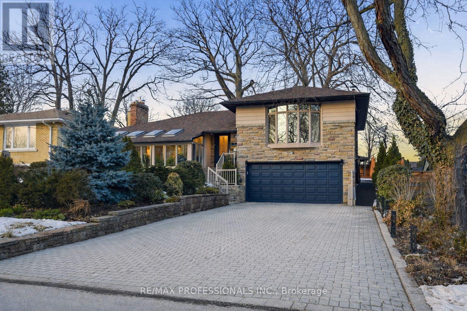 21 IVY LEA CRESCENT, toronto (stonegate-queensway), Ontario