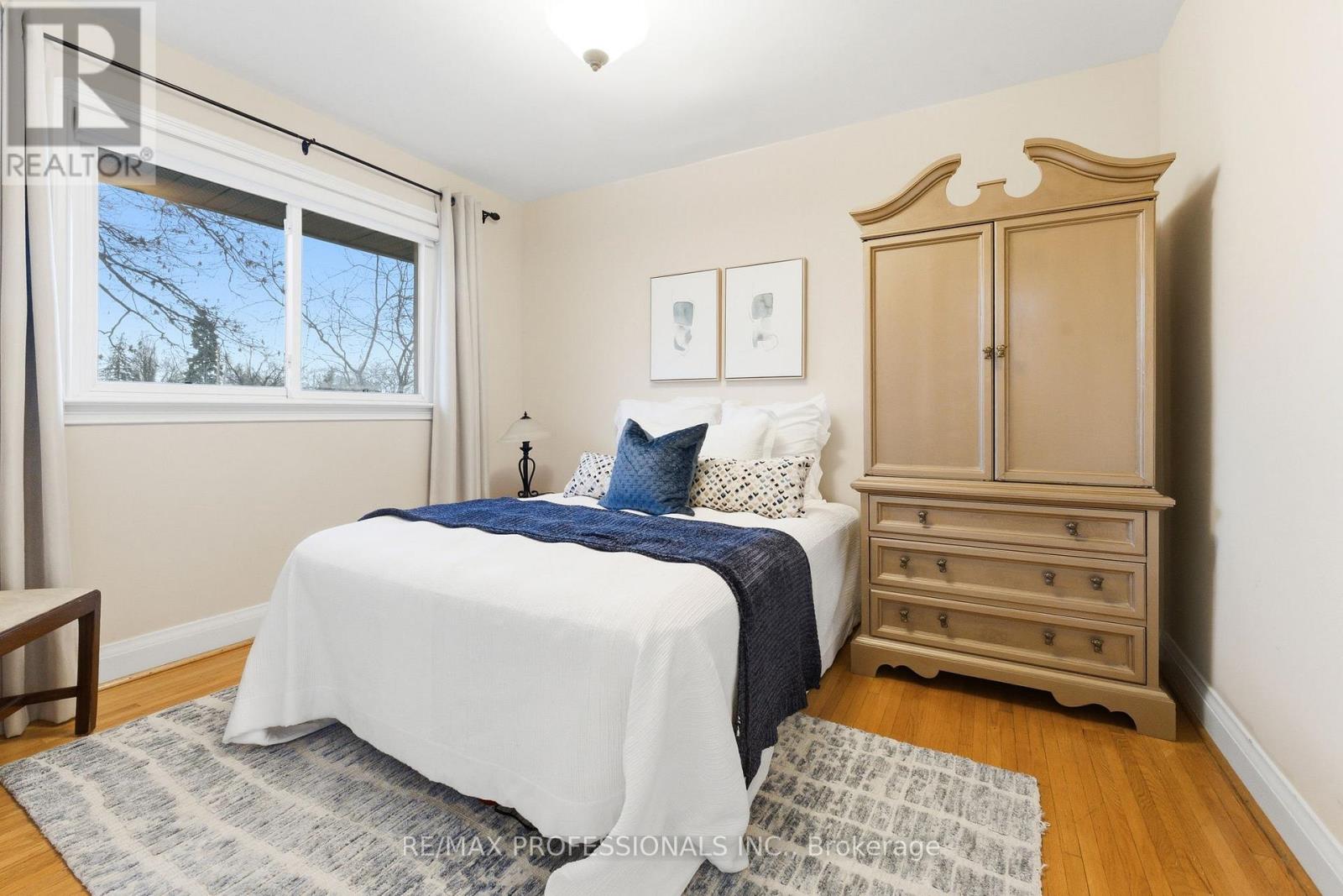 21 Ivy Lea Crescent, Toronto (Stonegate-Queensway), Ontario  M8Y 2B5 - Photo 23 - W12849012