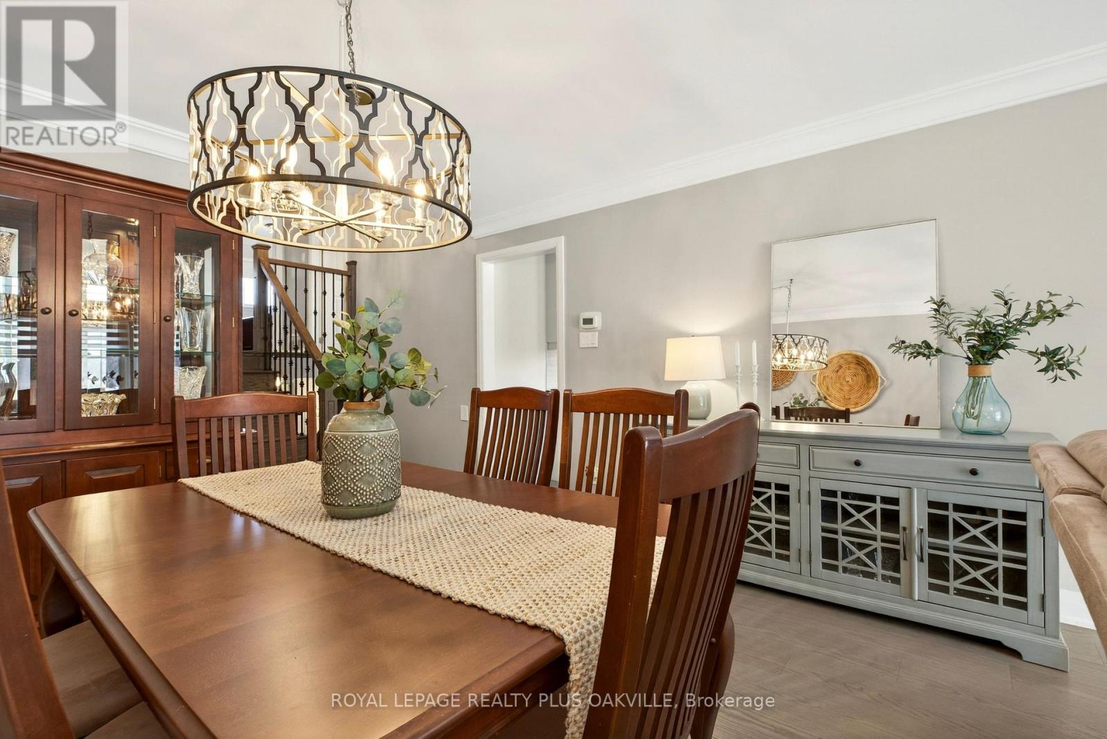 1284 Pallatine Drive, Oakville, Ontario  L6H 1Z2 - Photo 12 - W12849024