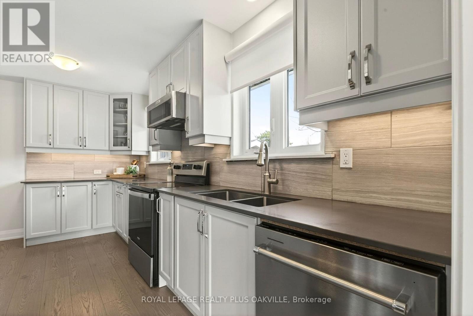 1284 Pallatine Drive, Oakville, Ontario  L6H 1Z2 - Photo 20 - W12849024