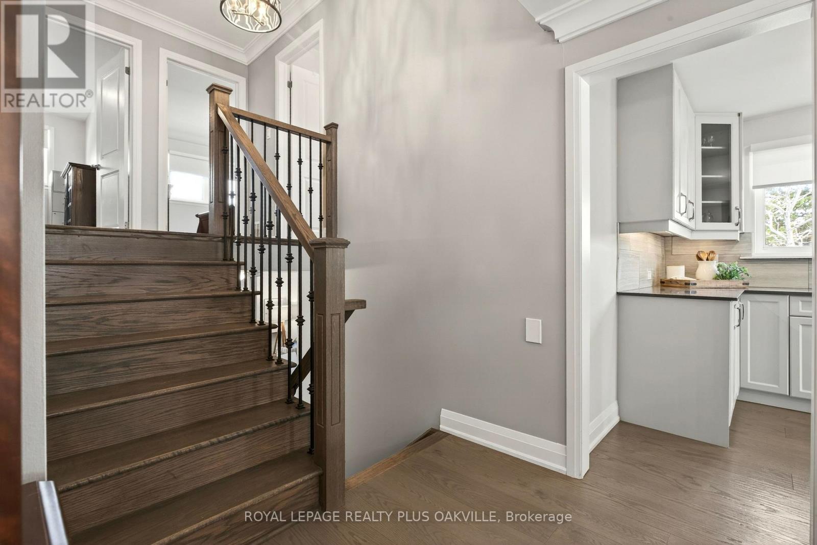 1284 Pallatine Drive, Oakville, Ontario  L6H 1Z2 - Photo 21 - W12849024