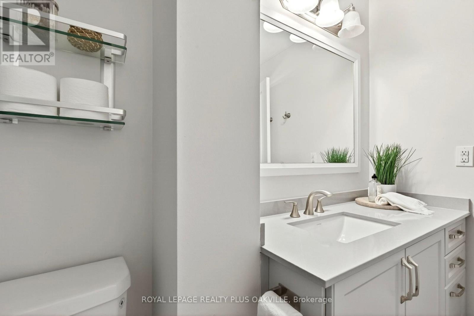 1284 Pallatine Drive, Oakville, Ontario  L6H 1Z2 - Photo 24 - W12849024