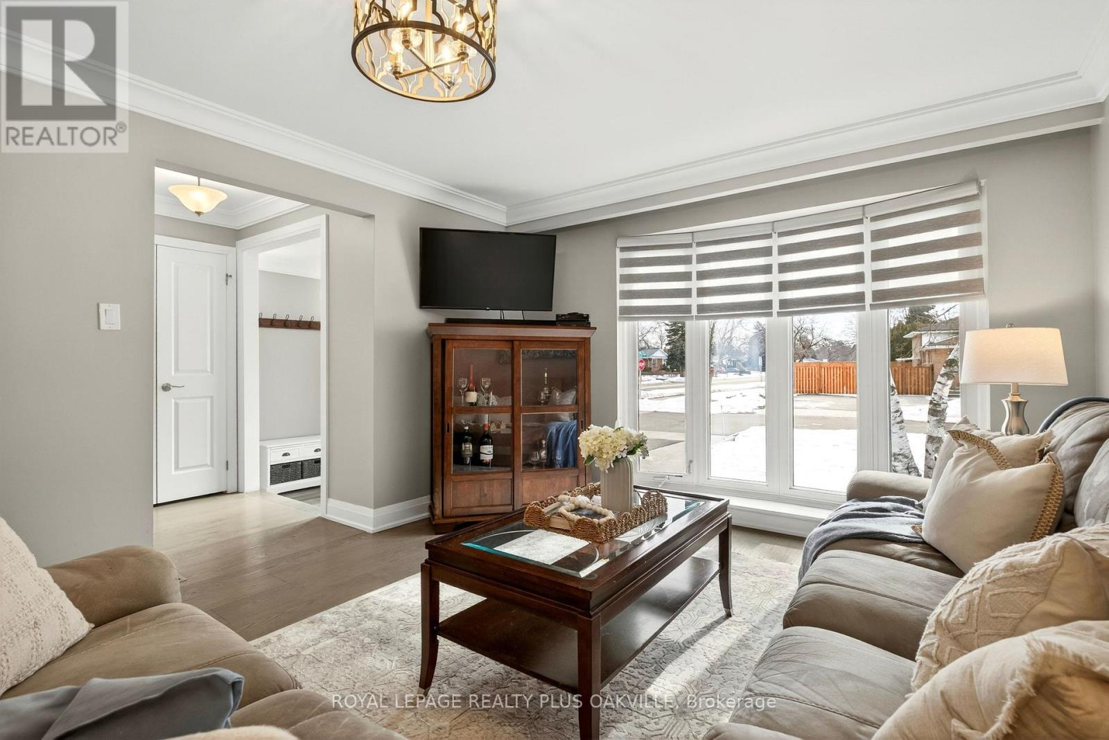 1284 Pallatine Drive, Oakville, Ontario  L6H 1Z2 - Photo 7 - W12849024