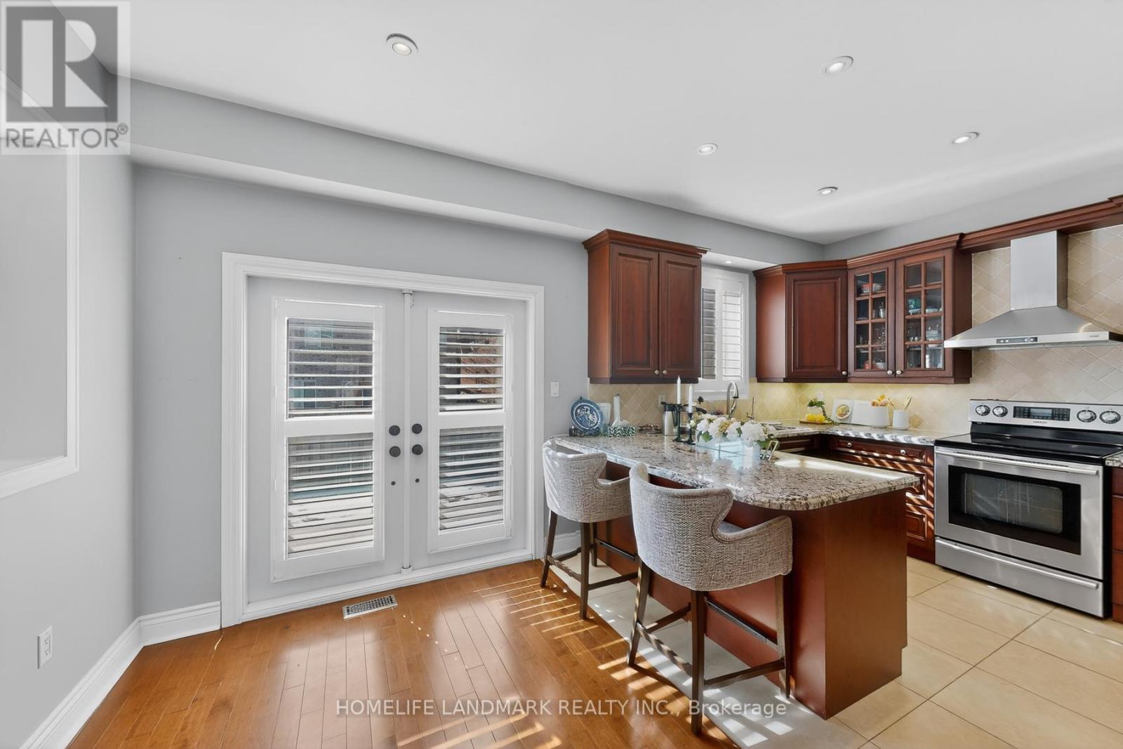 552 Morning Dove Drive, Oakville, Ontario  L6H 7L3 - Photo 12 - W12849034