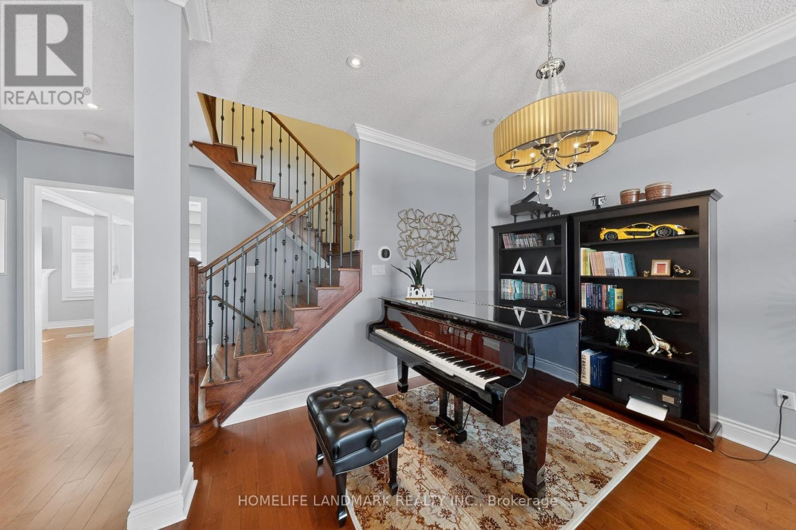 552 Morning Dove Drive, Oakville, Ontario  L6H 7L3 - Photo 4 - W12849034