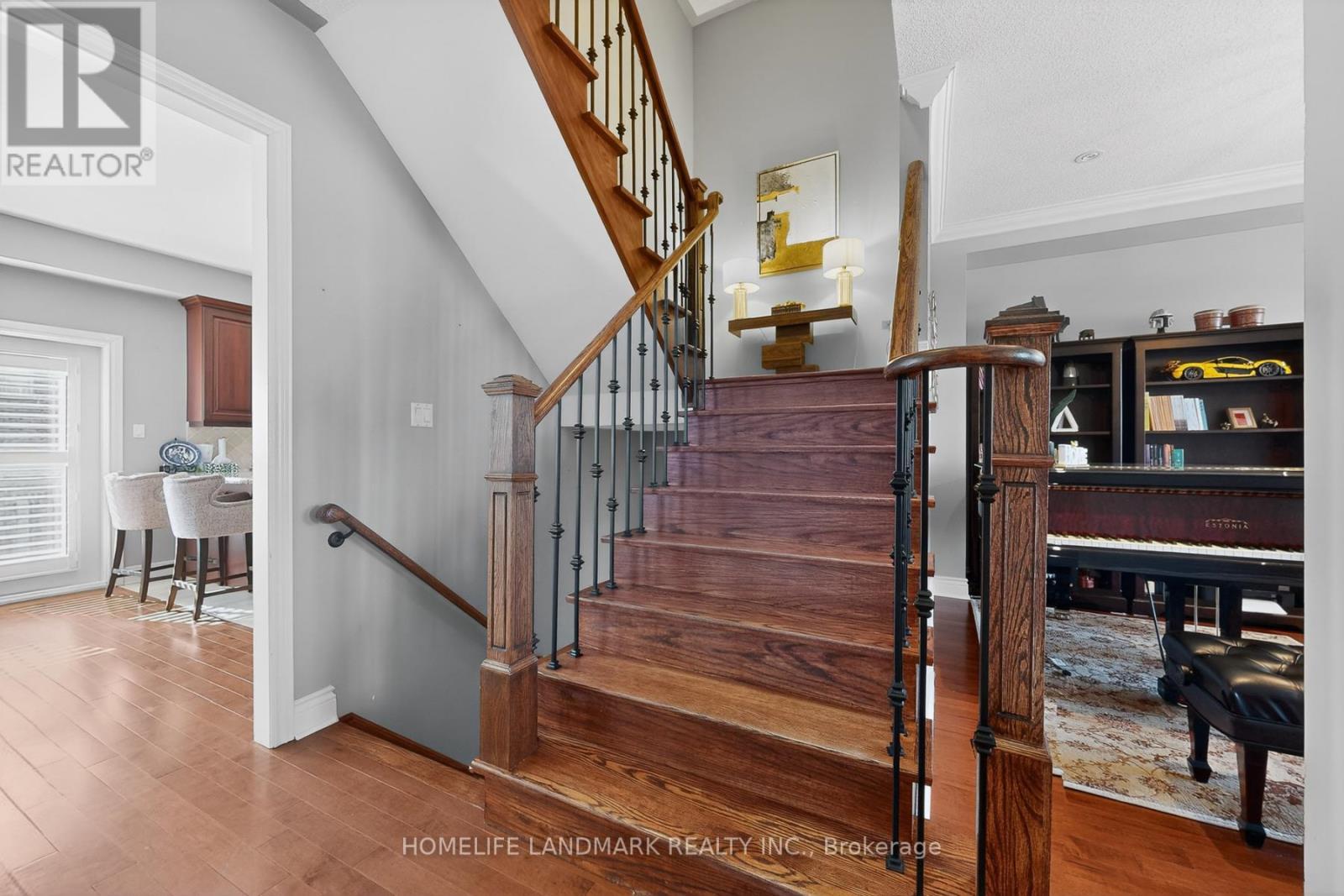 552 Morning Dove Drive, Oakville, Ontario  L6H 7L3 - Photo 8 - W12849034