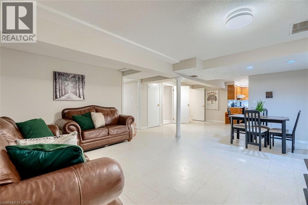 16 Vogue Court, Stoney Creek, Ontario  L8E 4T3 - Photo 42 - 40796896