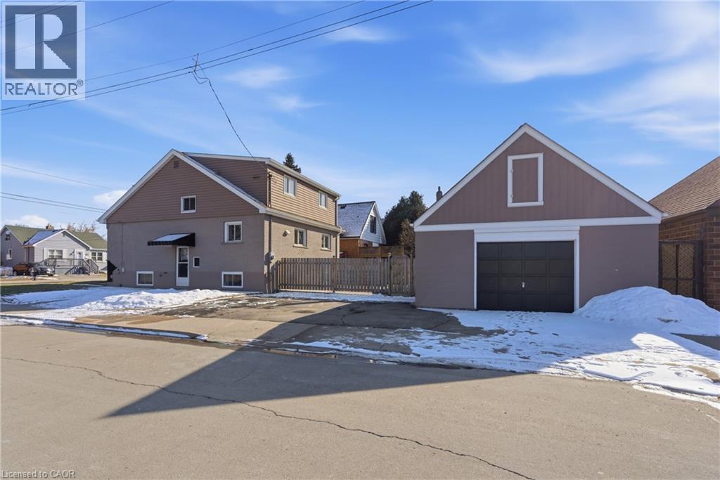 216 Walter Avenue S, Hamilton, Ontario  L8K 3L4 - Photo 2 - 40809812