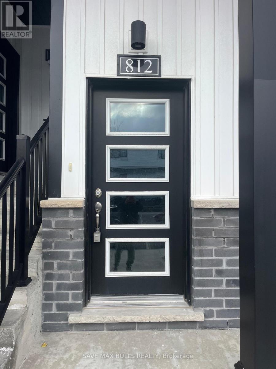 812 - 4263 Fourth Avenue, Niagara Falls, Ontario  L2E 0C3 - Photo 2 - X12848634