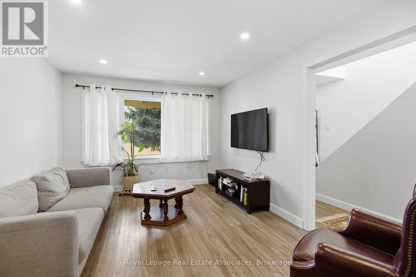 289 Strathearne Avenue, Hamilton, Ontario  L8H 5K8 - Photo 10 - X12848664