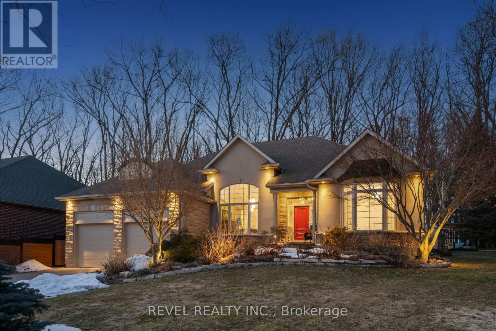 15 Mansfield Drive, Pelham, Ontario  L0S 1C0 - Photo 2 - X12848908