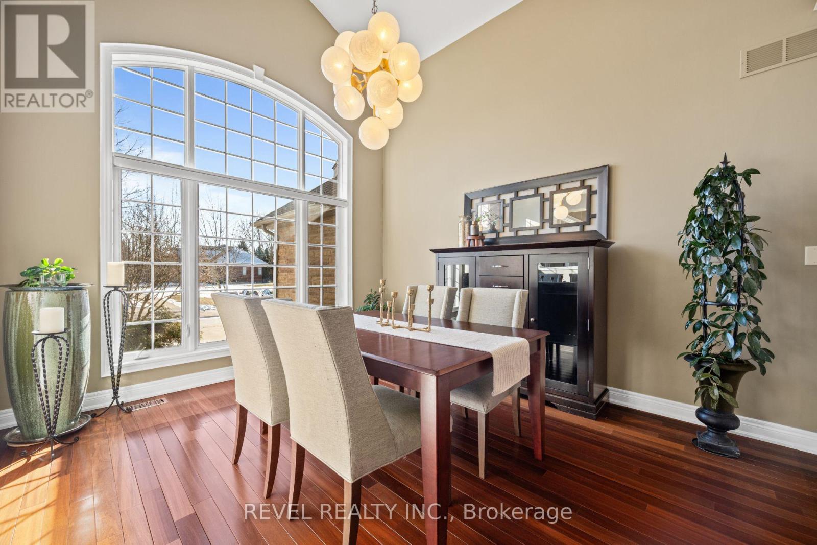 15 Mansfield Drive, Pelham, Ontario  L0S 1C0 - Photo 4 - X12848908