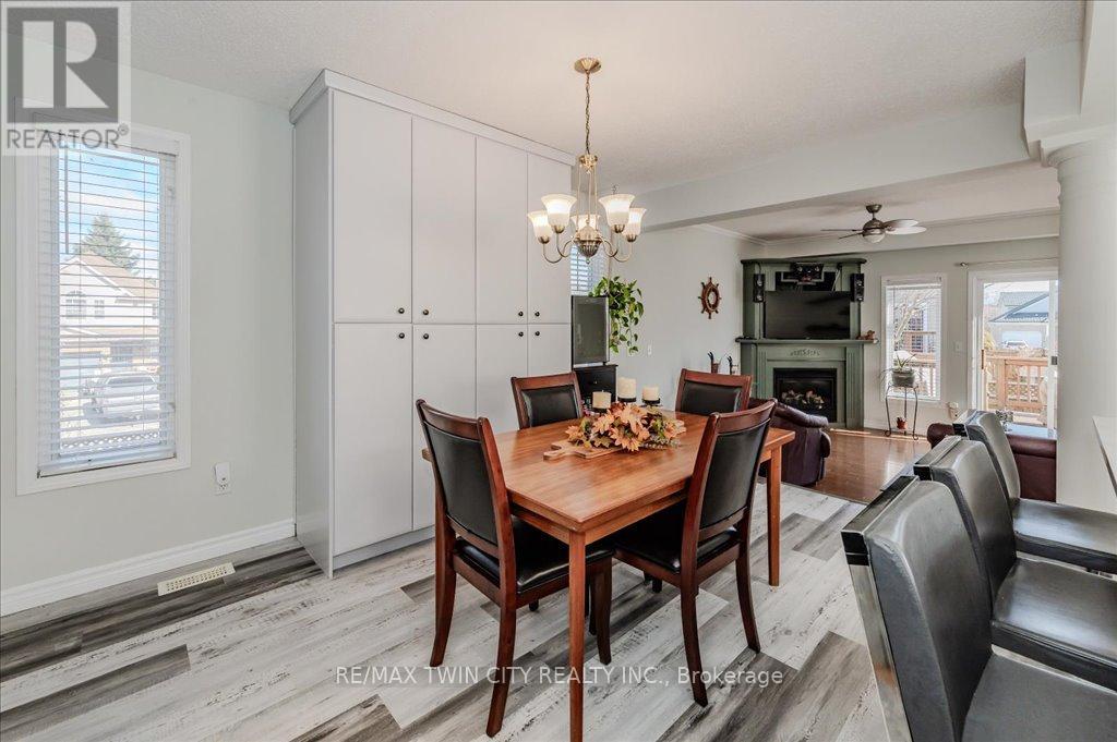 11 Acorn Way W, Cambridge, Ontario  N1R 8M3 - Photo 10 - X12848962