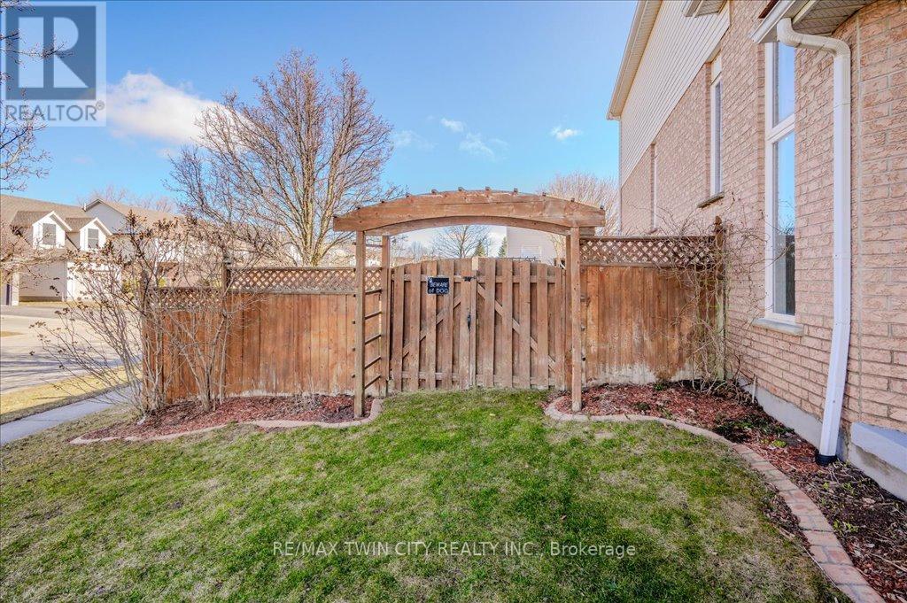 11 Acorn Way W, Cambridge, Ontario  N1R 8M3 - Photo 26 - X12848962