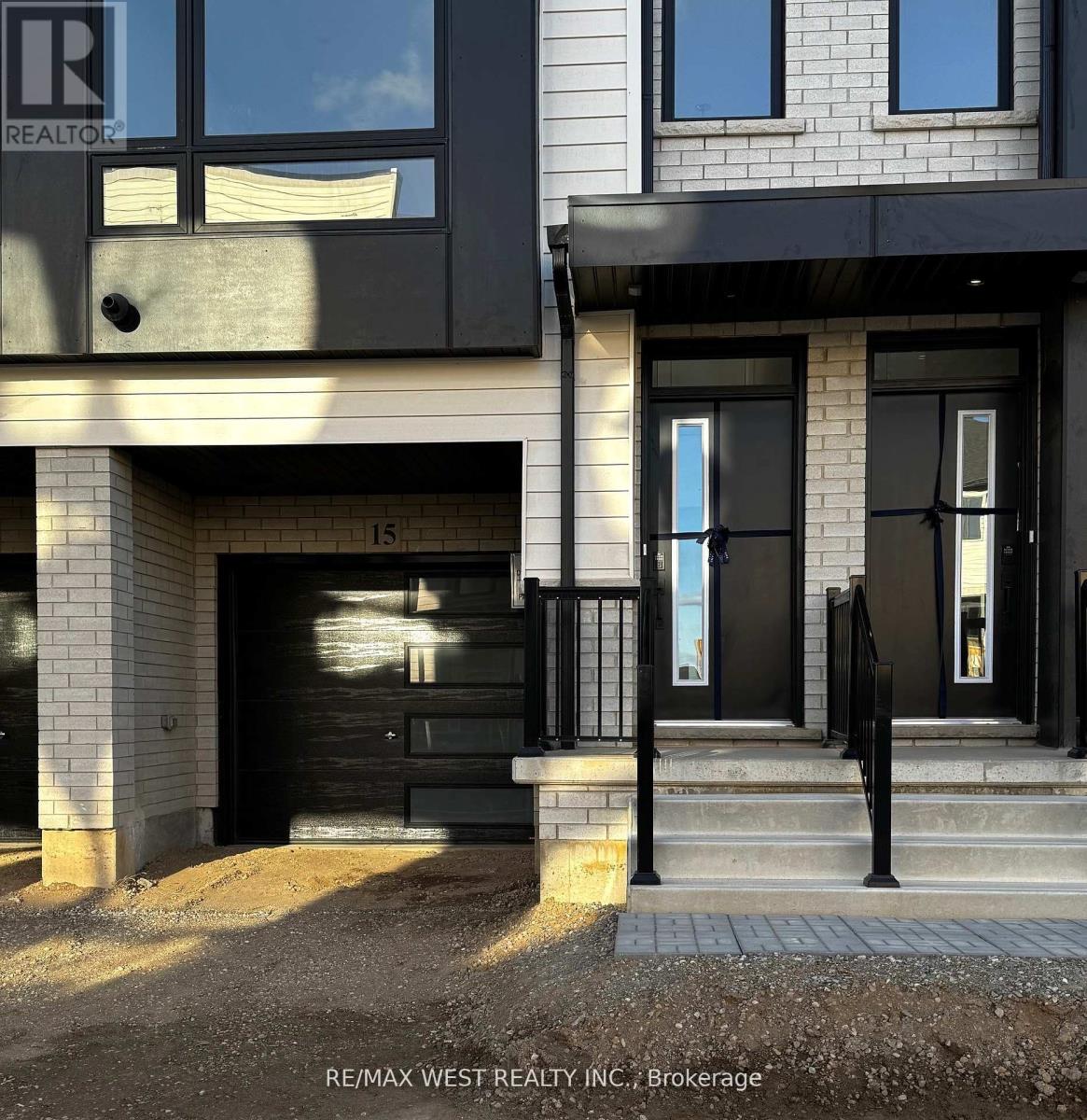 15 - 55 Tom Brown Drive, Brant (Paris), Ontario  N3L 3E3 - Photo 2 - X12848992