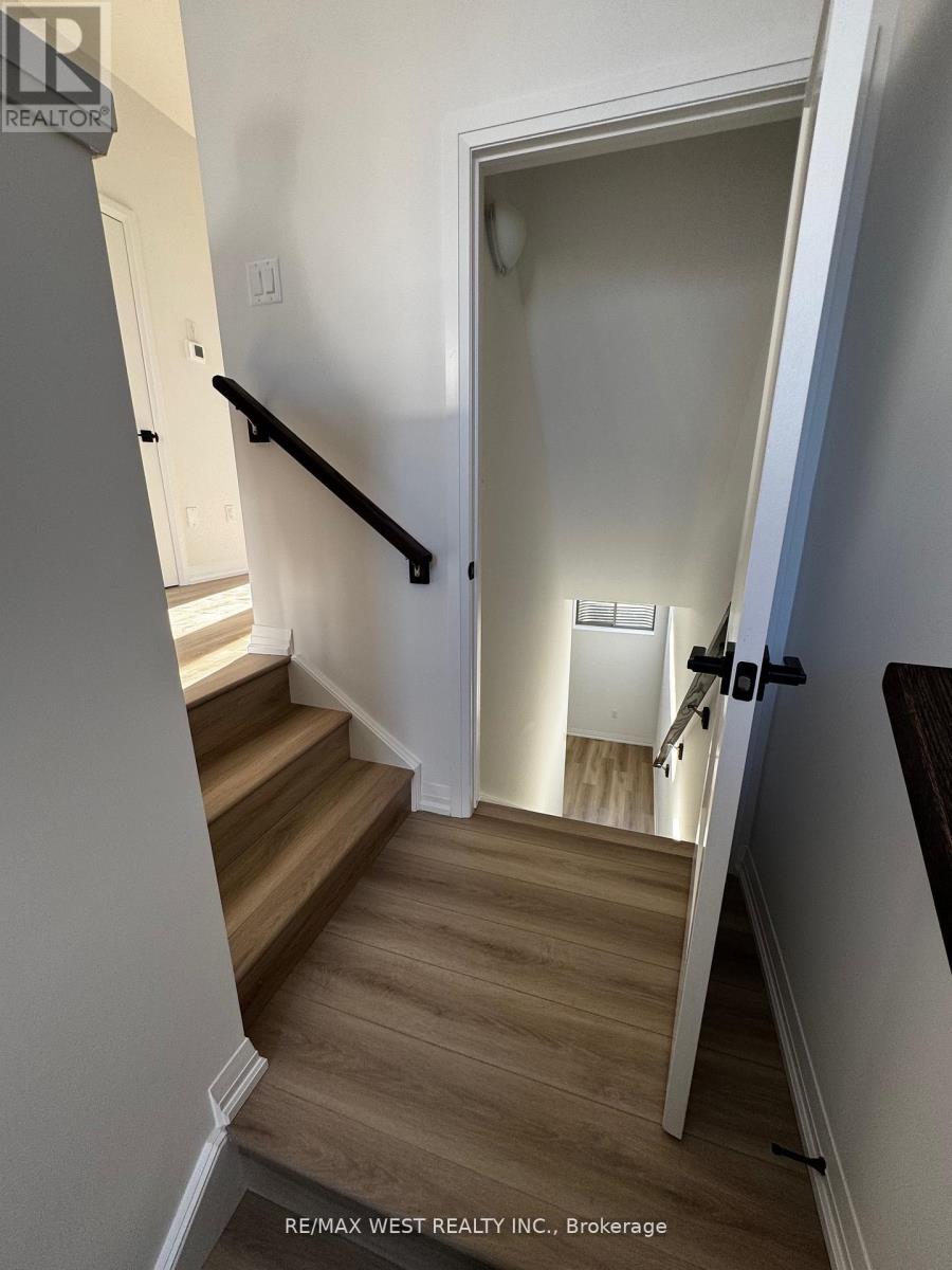 15 - 55 Tom Brown Drive, Brant (Paris), Ontario  N3L 3E3 - Photo 5 - X12848992