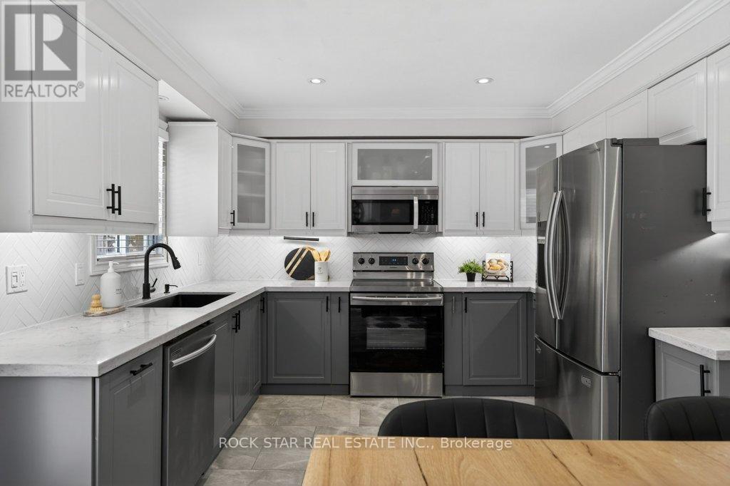 18 Hillgarden Drive, Hamilton, Ontario  L8J 2S4 - Photo 11 - X12848996