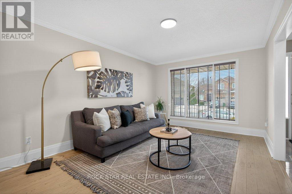 18 Hillgarden Drive, Hamilton, Ontario  L8J 2S4 - Photo 6 - X12848996