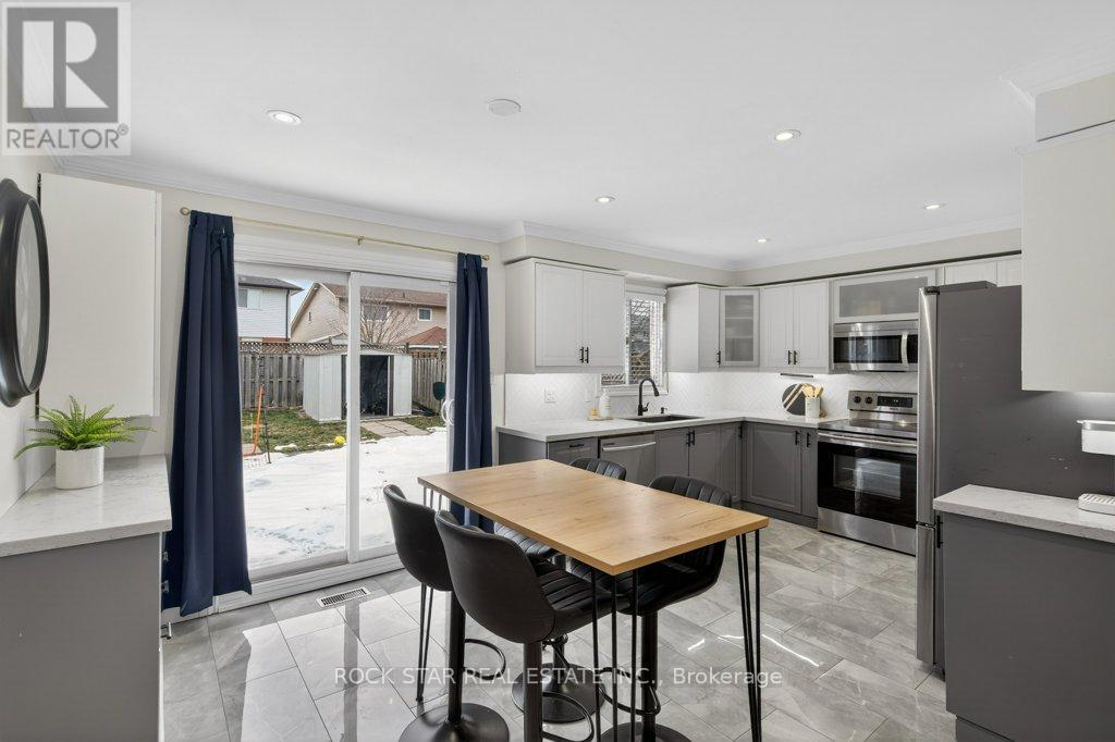 18 Hillgarden Drive, Hamilton, Ontario  L8J 2S4 - Photo 9 - X12848996