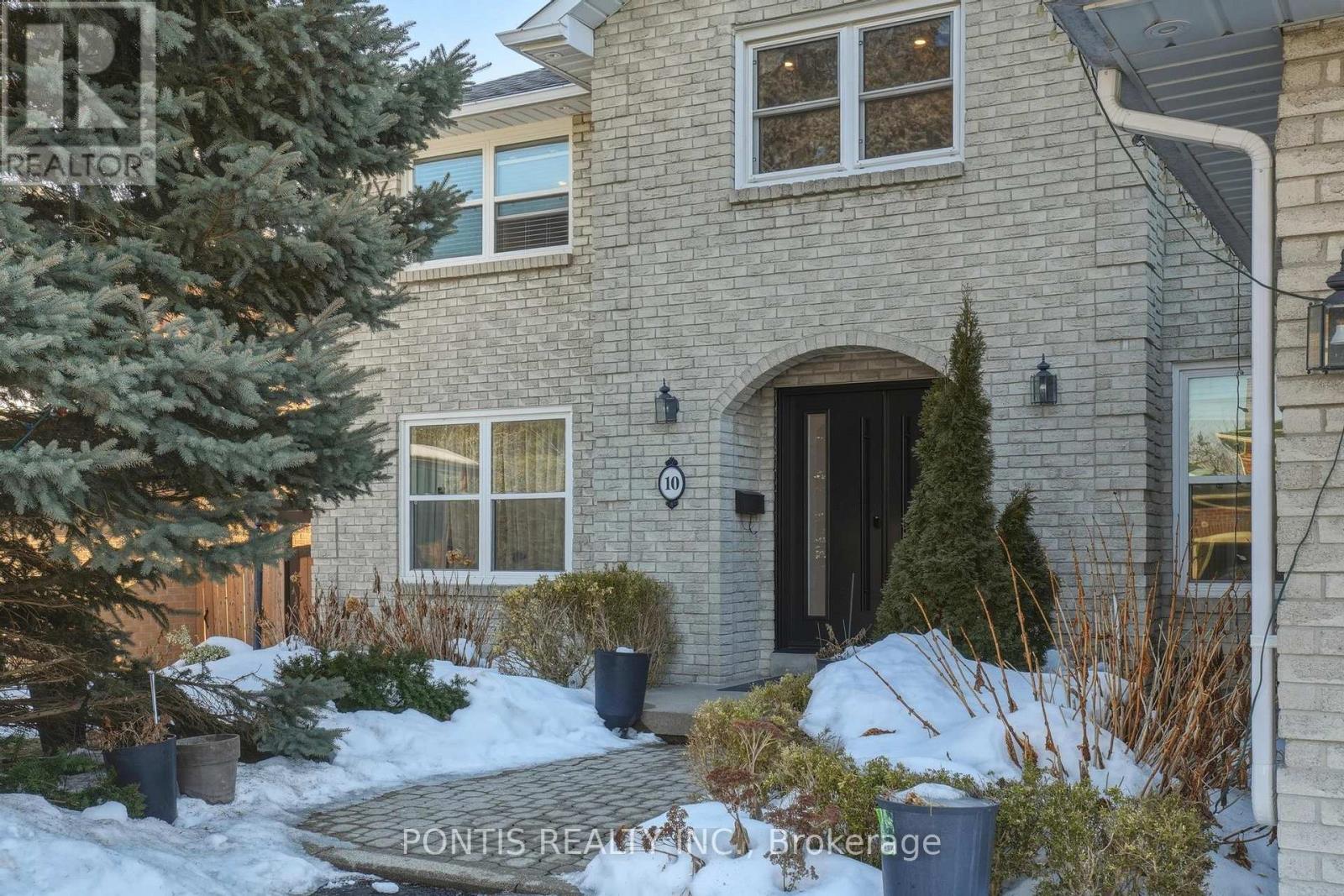 10 Whitmore Court, Brampton (Heart Lake West), Ontario  L6Z 2A5 - Photo 6 - W12841268