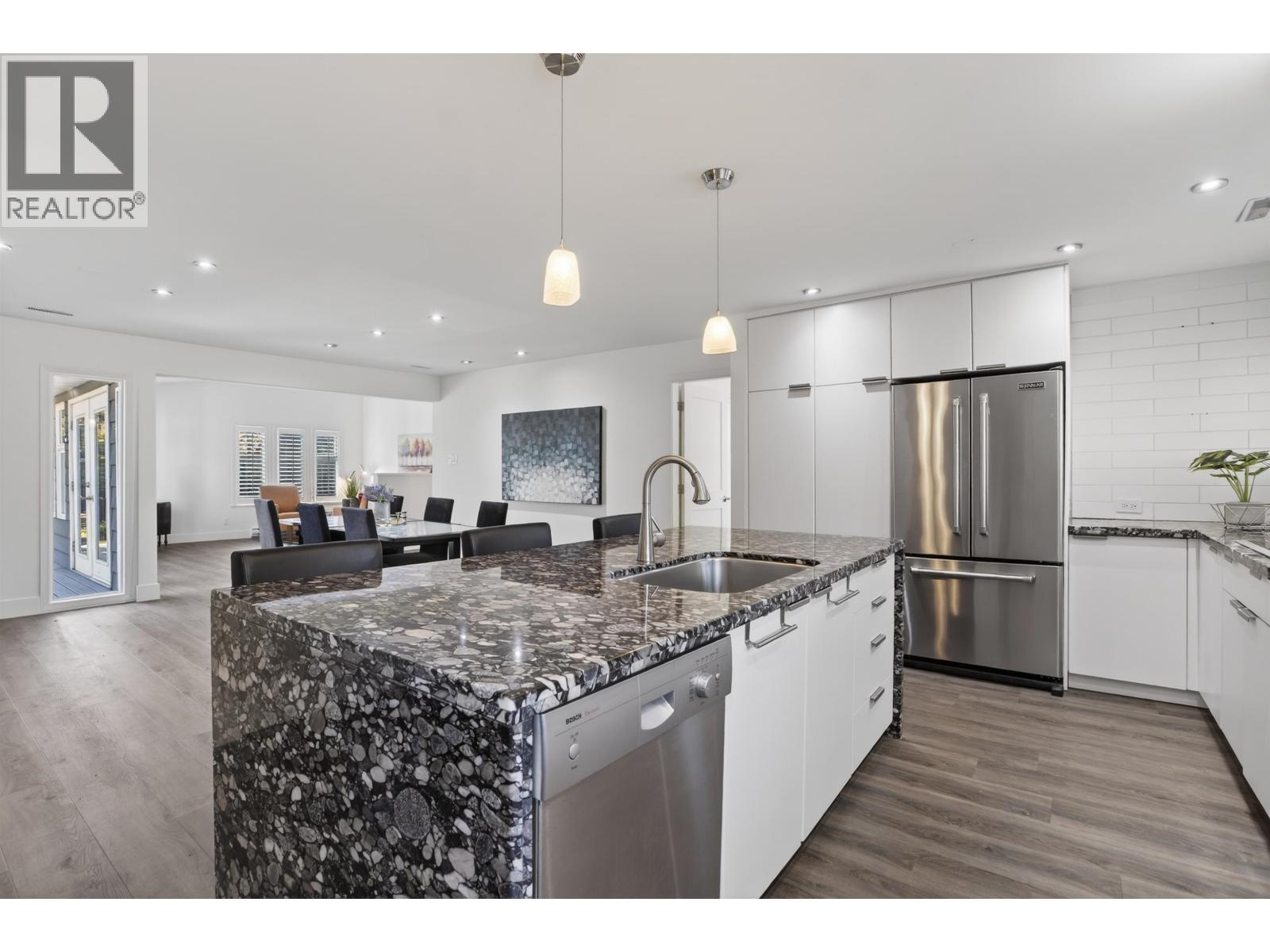 1375 Mcbride Street, North Vancouver, British Columbia  V7P 1G4 - Photo 6 - R3096098