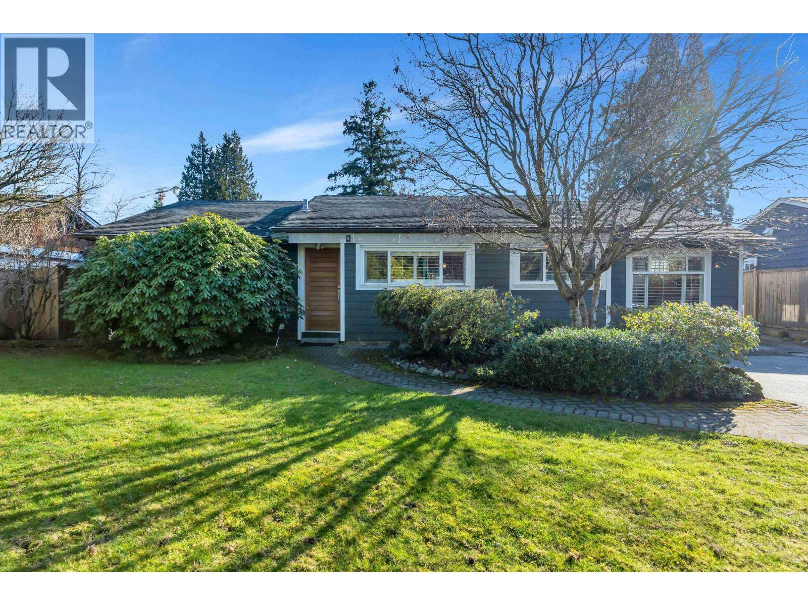 1375 Mcbride Street, North Vancouver, British Columbia  V7P 1G4 - Photo 1 - R3096098