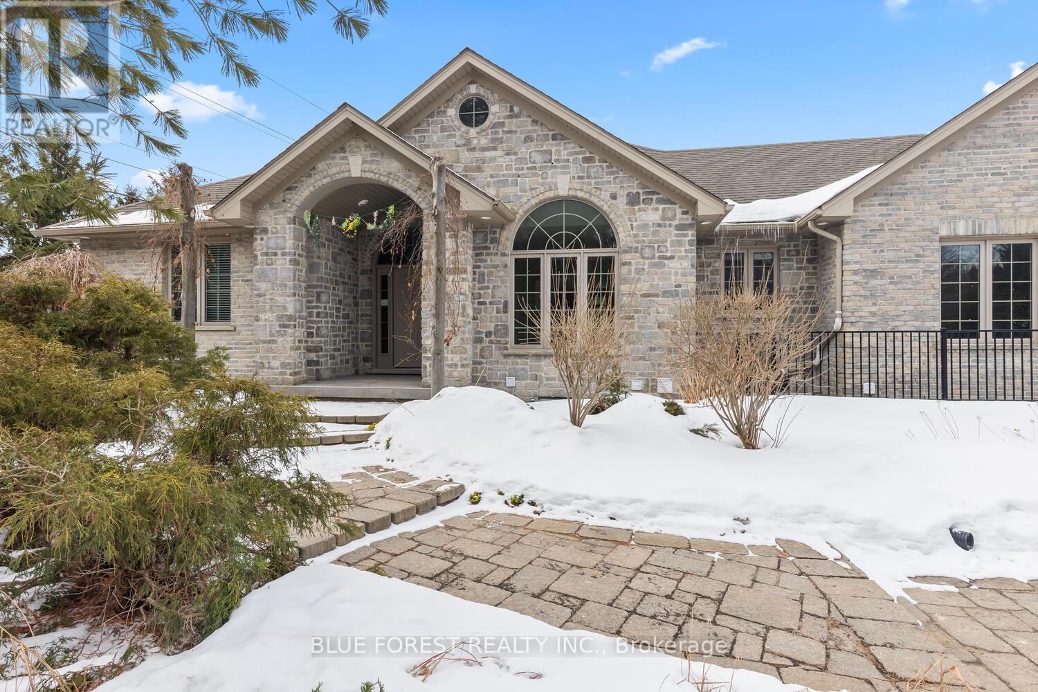 1671 Hamilton Road, London South, Ontario  N6M 1G5 - Photo 2 - X12849172