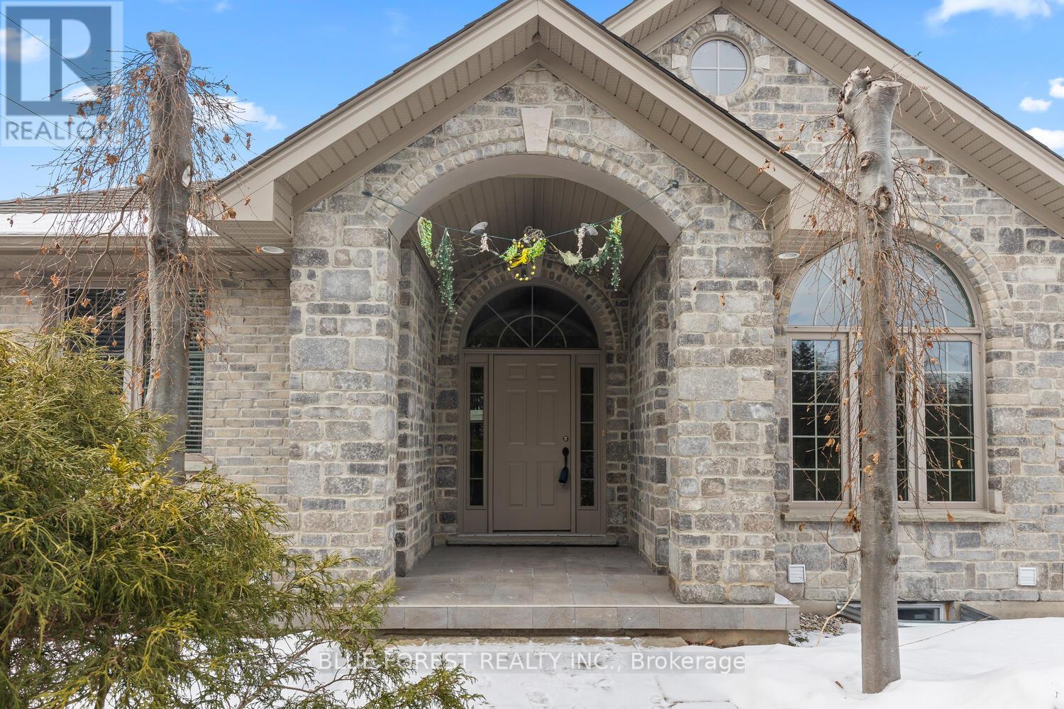 1671 Hamilton Road, London South, Ontario  N6M 1G5 - Photo 3 - X12849172
