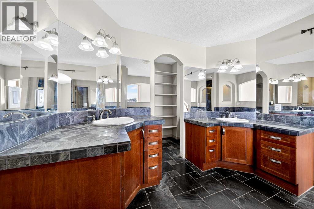 14 Springborough Crescent Sw, Calgary, Alberta  T3H 5M5 - Photo 35 - A2287463