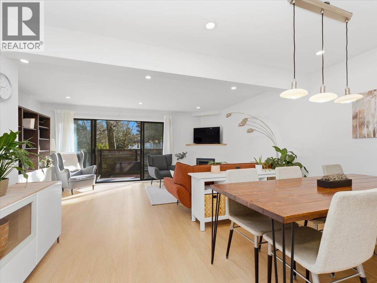 48 1910 CEDAR VILLAGE CRESCENT, north vancouver, British Columbia