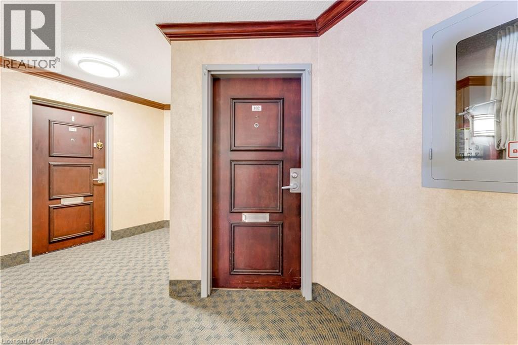 250 Glenridge Drive Unit# 102, Waterloo, Ontario  N2J 4H8 - Photo 3 - 40809648