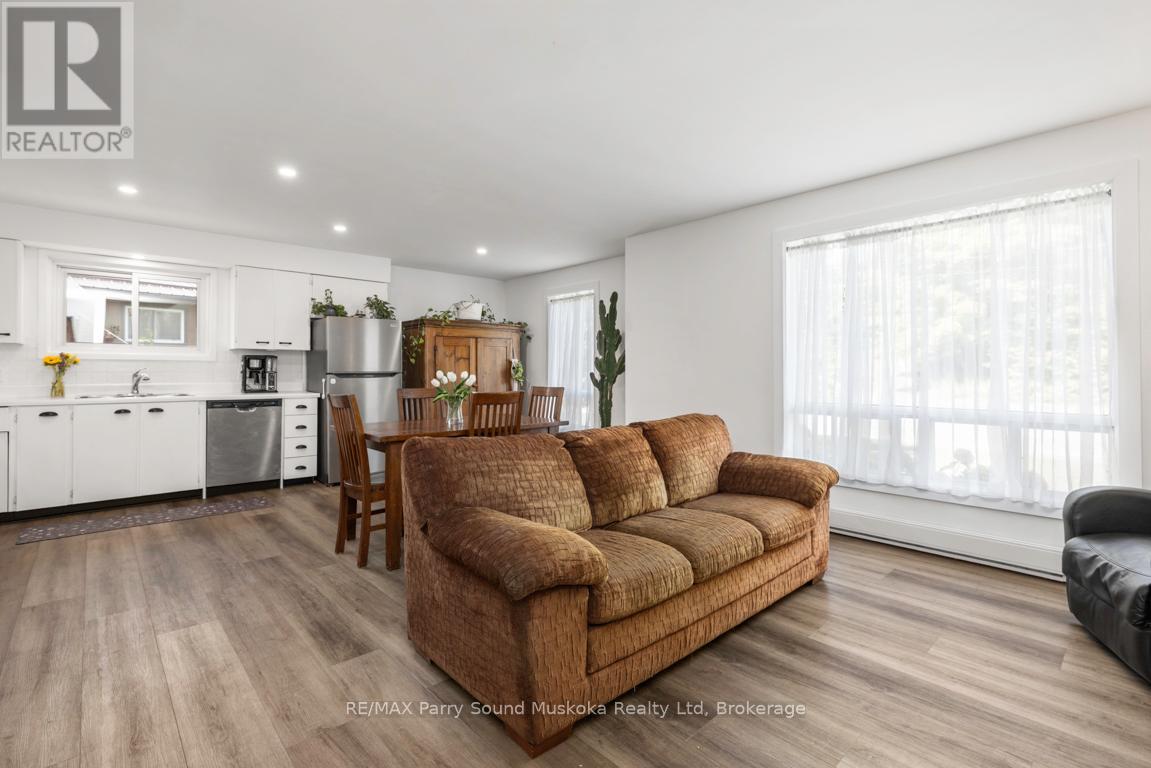 28 Forest Street, Parry Sound, Ontario  P2A 2P9 - Photo 7 - X12849086