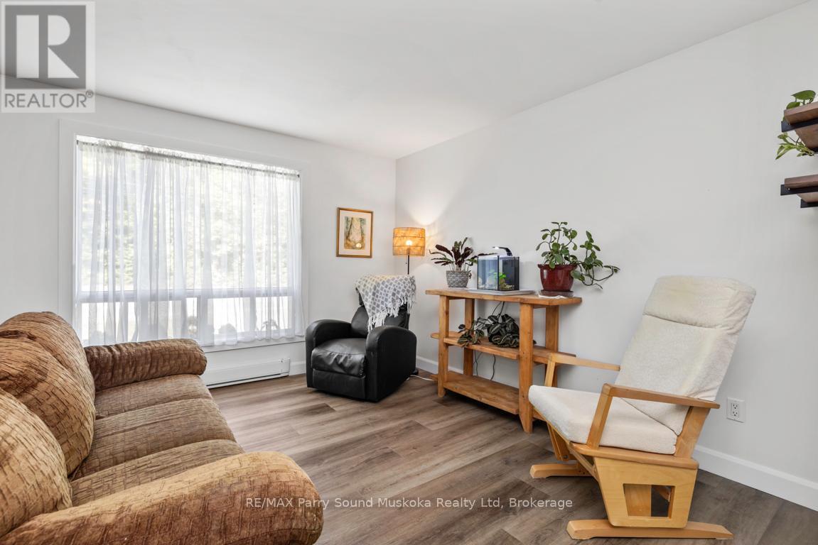 28 Forest Street, Parry Sound, Ontario  P2A 2P9 - Photo 8 - X12849086