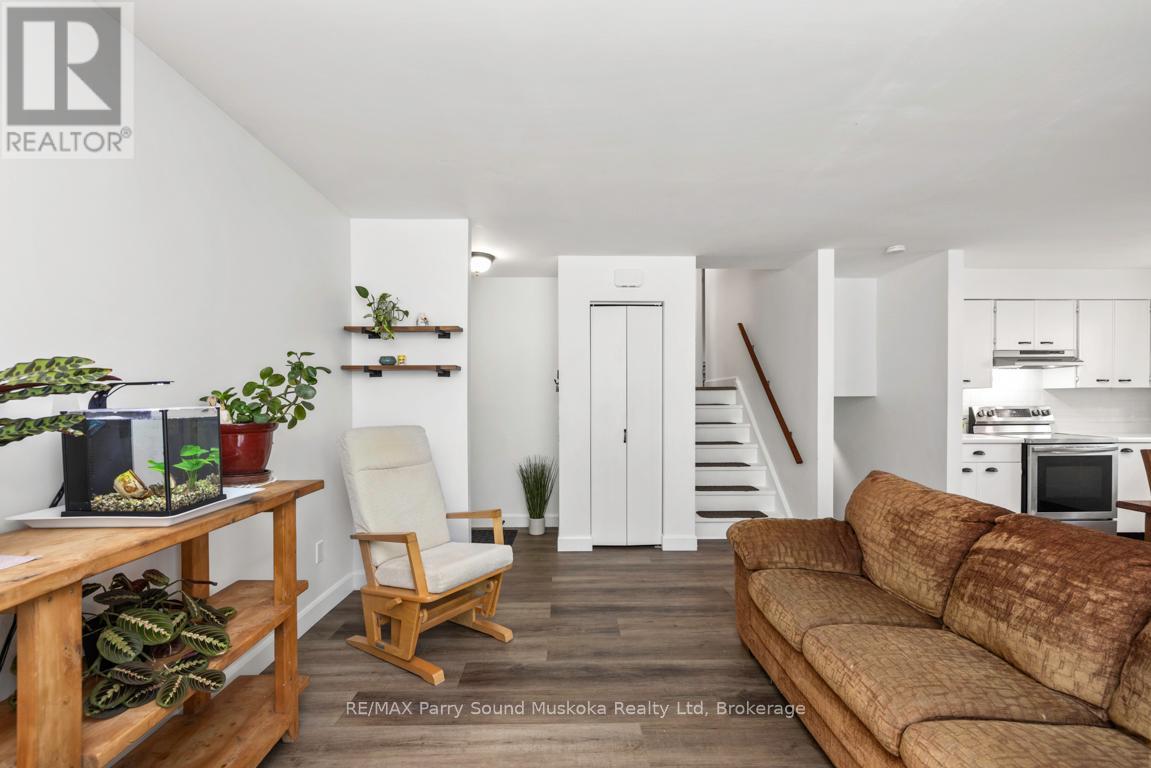 28 Forest Street, Parry Sound, Ontario  P2A 2P9 - Photo 9 - X12849086