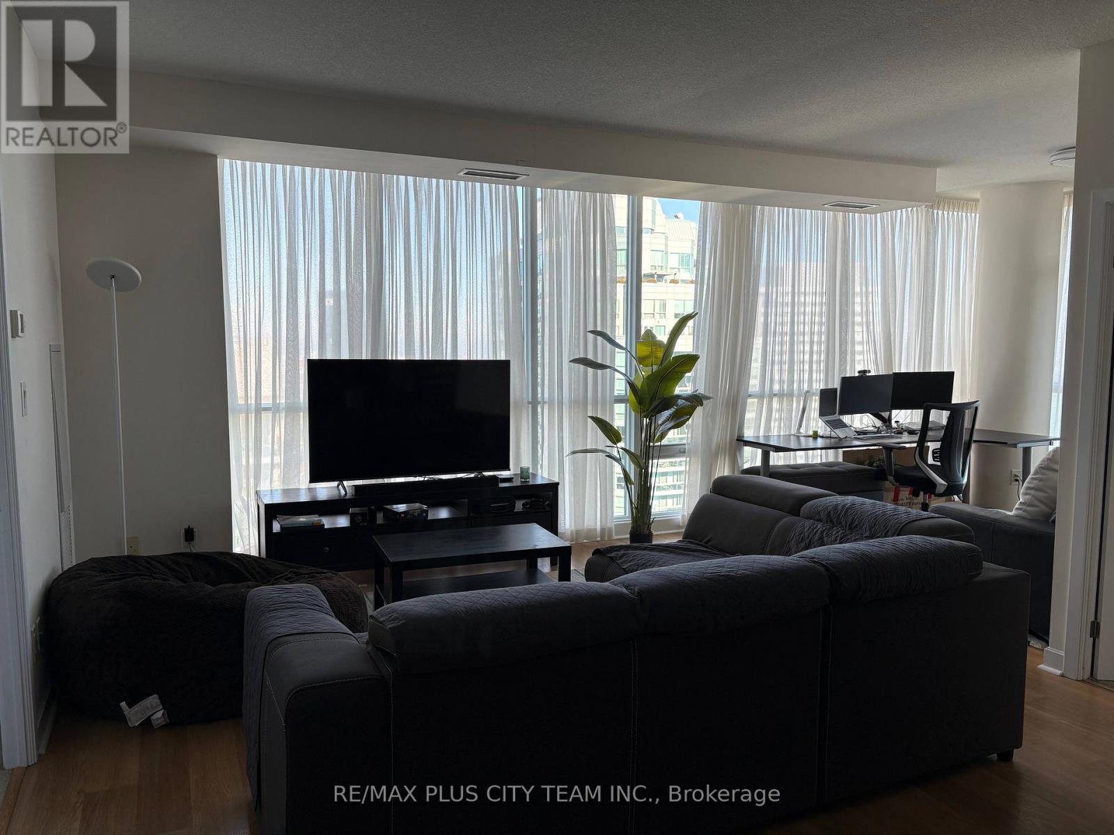 3108 - 33 Bay Street, Toronto (Waterfront Communities), Ontario  M5J 2Z3 - Photo 3 - C12849138