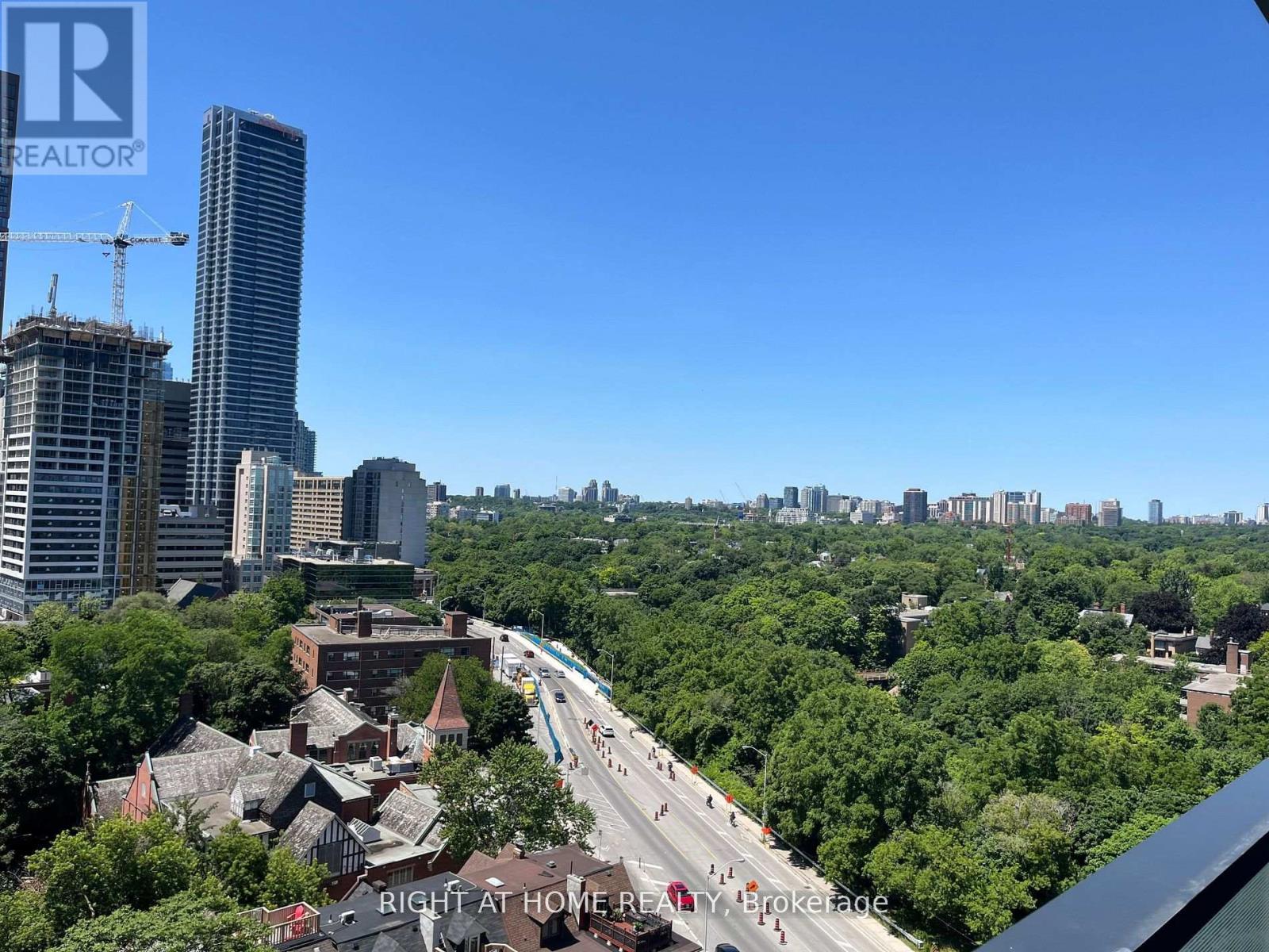 1211 - 575 Bloor Street E, Toronto, Ontario  M4W 0B2 - Photo 10 - C12849204