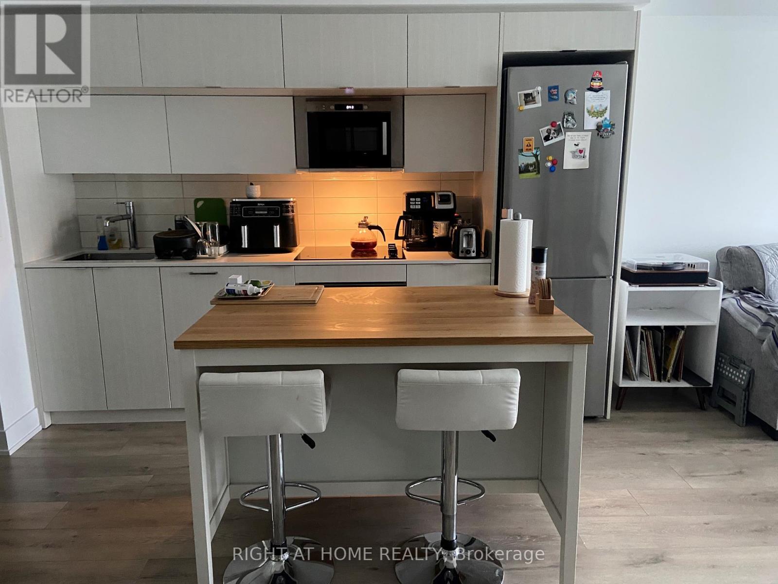 1211 - 575 Bloor Street E, Toronto, Ontario  M4W 0B2 - Photo 5 - C12849204