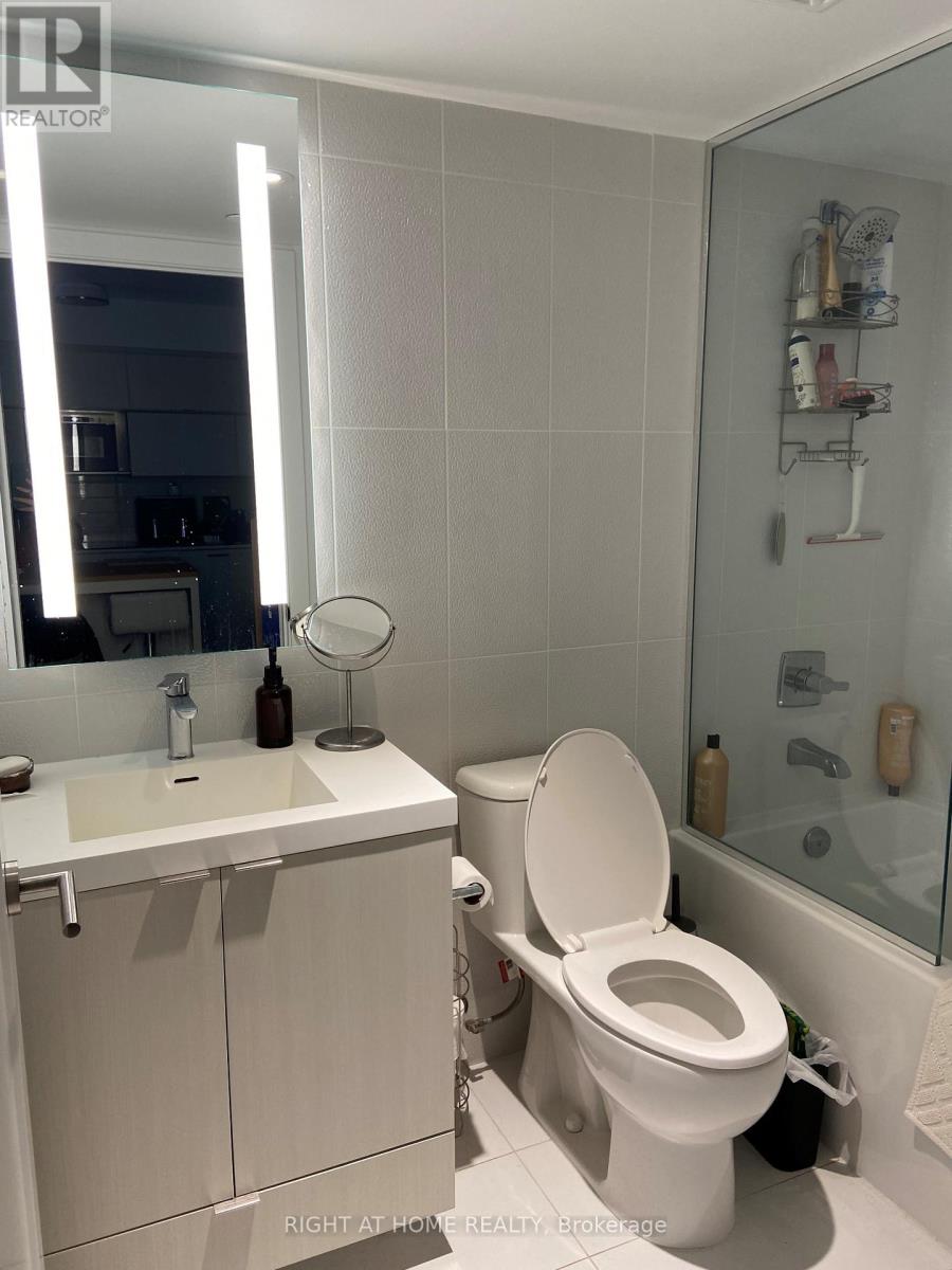 1211 - 575 Bloor Street E, Toronto, Ontario  M4W 0B2 - Photo 8 - C12849204