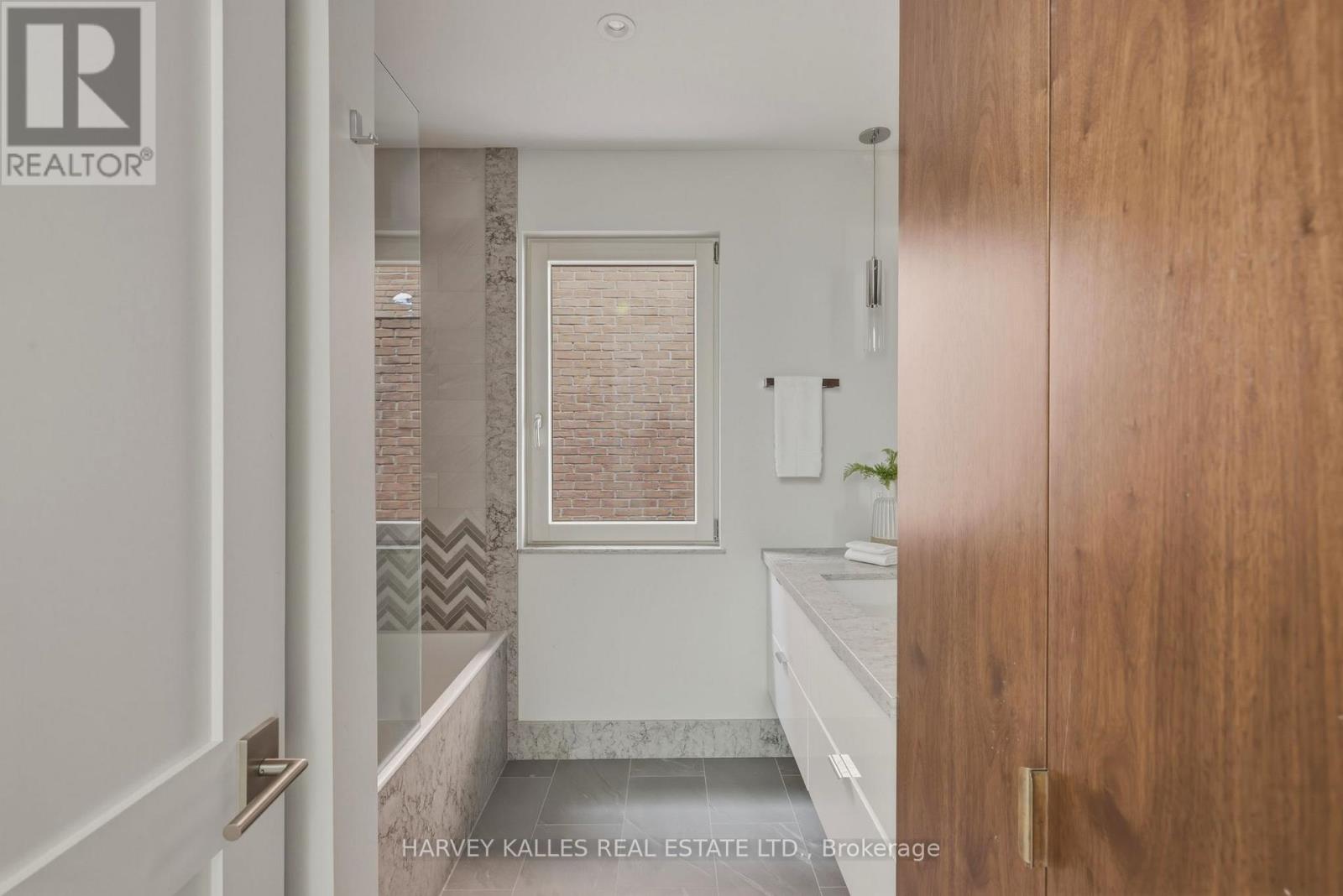 94b Admiral Road, Toronto, Ontario  M5R 2L6 - Photo 21 - C12849222