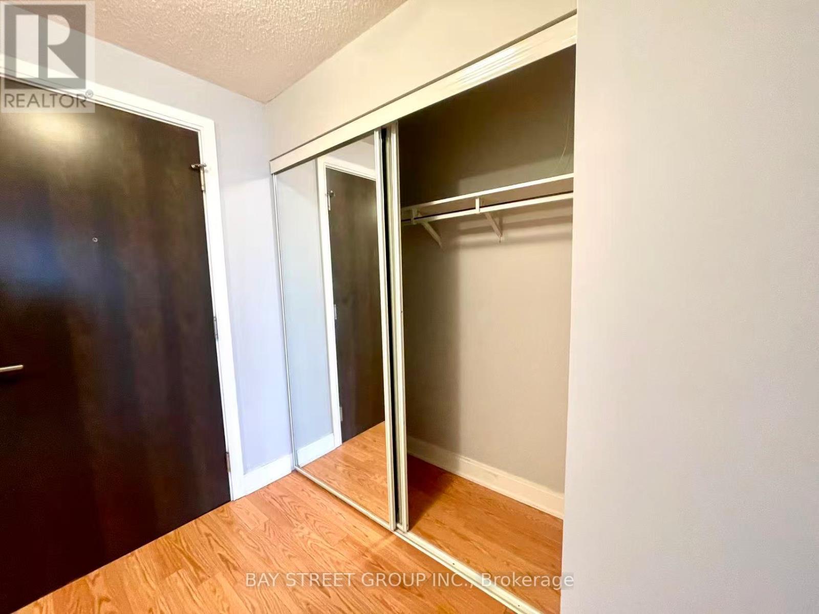 2102 - 125 Village Green Square, Toronto, Ontario  M1S 0G3 - Photo 3 - E12849118