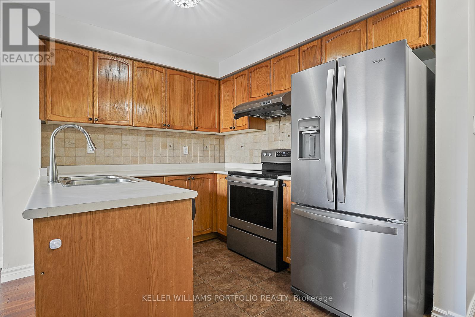 334 Sparrow Circle, Pickering, Ontario  L1V 6Y3 - Photo 12 - E12849134